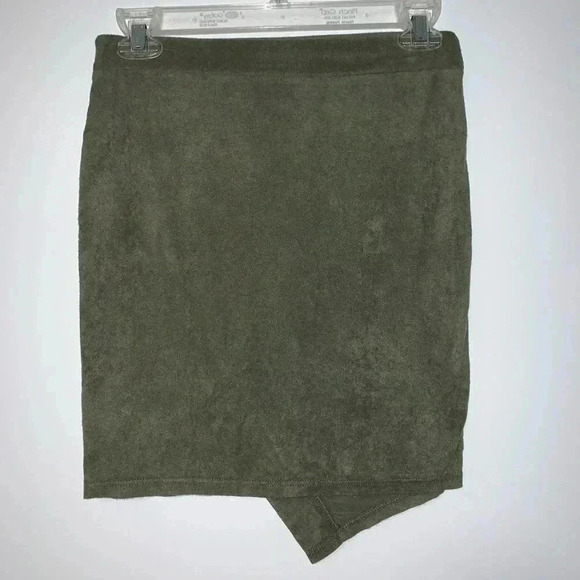 Love Culture Green Asymmetrical Mini Skirt​​ - Picture 4 of 4